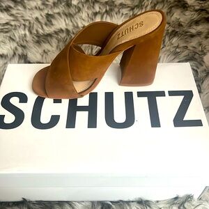 Schultz Sandalia Dark Caramel size 5.5 (never worn)